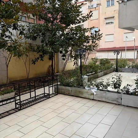 아파트 Private Garden